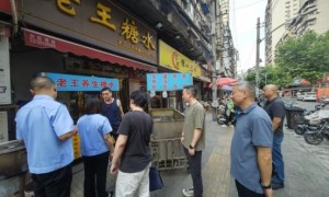 民意街道开展网络餐饮联合执法 守护“舌尖上的安全”